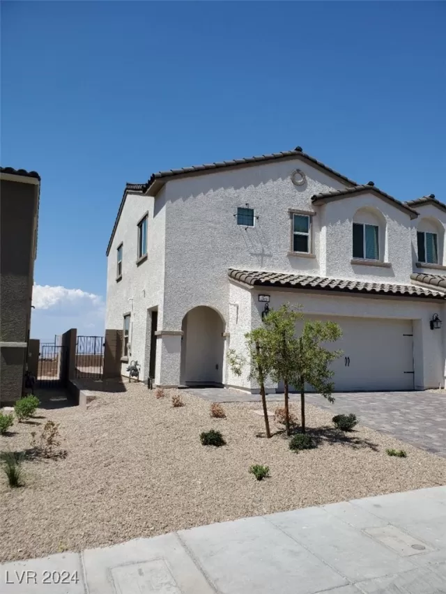 MLS: 2625925 Condo For Sale