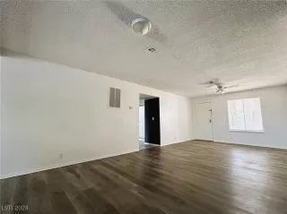 Photo #1: 2625929 Listing 