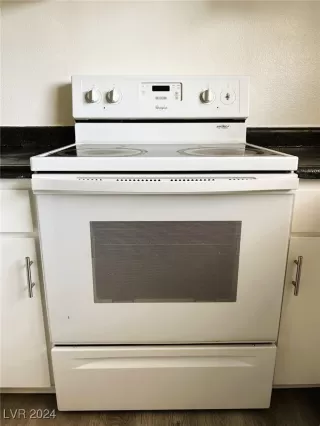 Photo #5: 2625929 Listing 