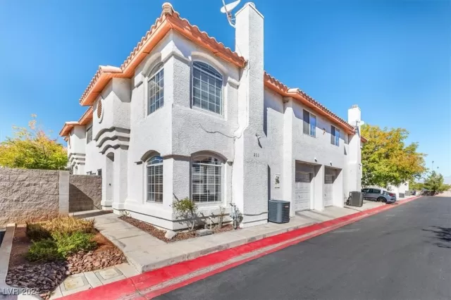 MLS: 2625938 Condo For Sale