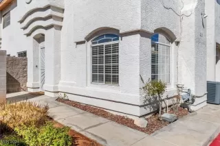 Photo #1: 2625938 Listing 