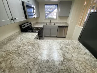 Photo #2: 2625945 Listing 