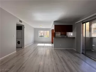 Photo #1: 2625948 Listing 