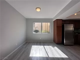 Photo #3: 2625948 Listing 