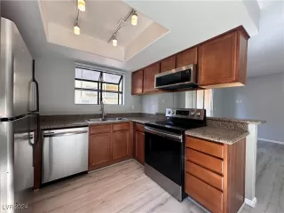 Photo #5: 2625948 Listing 