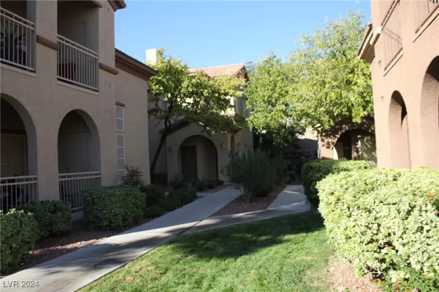 MLS: 2625965 Condo For Sale