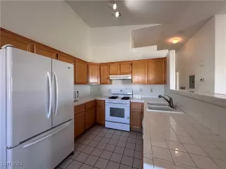 Photo #2: 2625976 Listing 