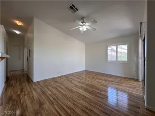 Photo #4: 2625976 Listing 