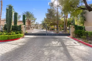 Photo #4: 2626029 Listing