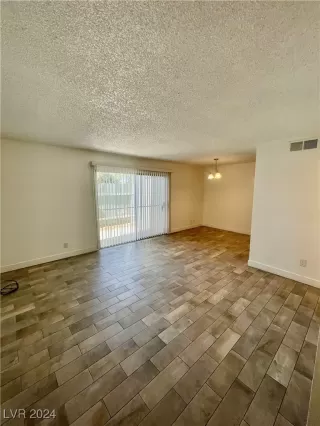 Photo #2: 2626101 Listing 