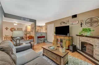 Photo #3: 2626111 Listing 