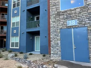 Photo #1: 2626124 Listing 