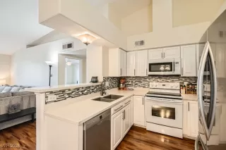 Photo #1: 2626181 Listing