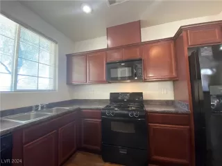 Photo #2: 2626257 Listing 