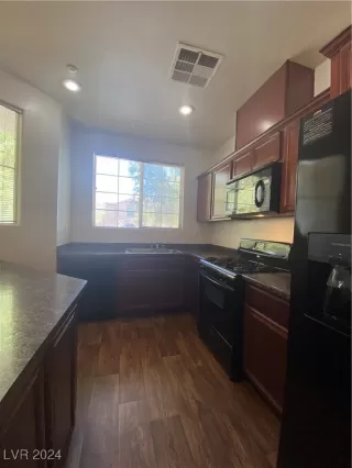 Photo #3: 2626257 Listing 