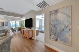 Photo #6: 2626318 Listing