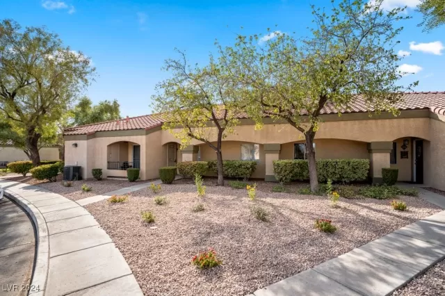 MLS: 2626331 Condo For Sale