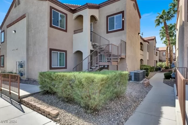 MLS: 2626389 Condo For Sale