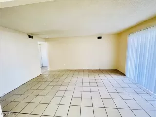 Photo #3: 2626427 Listing 