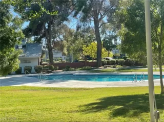 Photo #3: 2626442 Listing