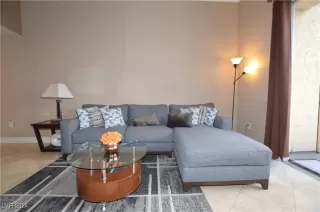 Photo #5: 2626469 Listing