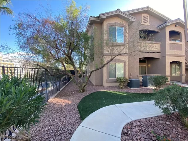 MLS: 2626502 Condo For Sale