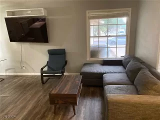 Photo #1: 2626527 Listing 