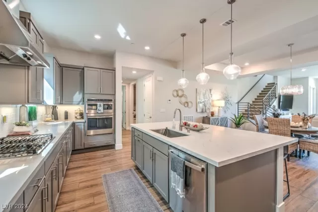 MLS: 2626532 Condo For Sale