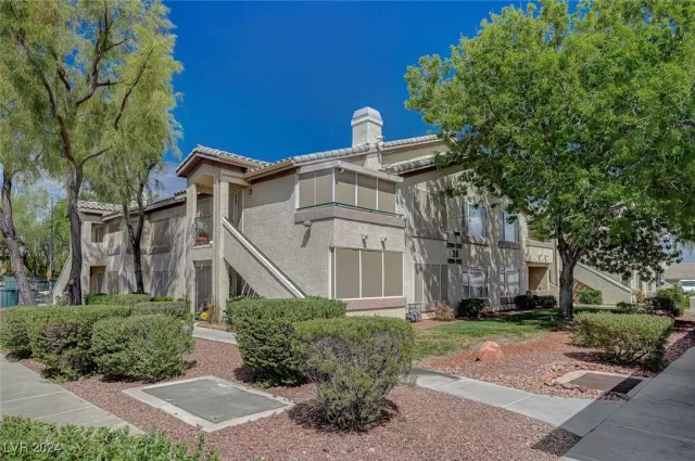 MLS: 2626533 Condo For Sale