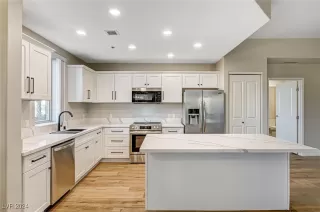 Photo #6: 2626540 Listing 