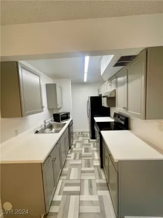 Photo #3: 2626546 Listing 