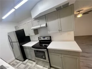 Photo #5: 2626546 Listing 