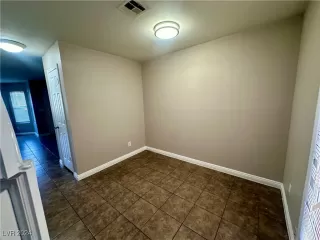 Photo #3: 2626547 Listing