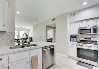 Photo #6: 2626569 Listing