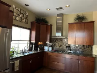 Photo #6: 2626741 Listing