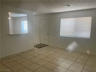 Photo #3: 2626748 Listing