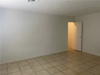 Photo #4: 2626748 Listing