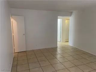 Photo #5: 2626748 Listing