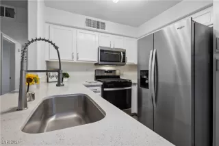 Photo #1: 2626768 Listing 