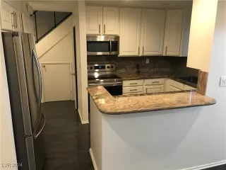 Photo #4: 2626770 Listing 