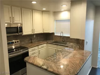 Photo #5: 2626770 Listing 