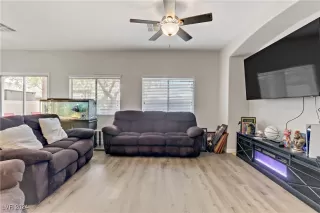 Photo #4: 2626809 Listing