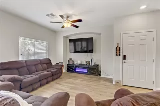 Photo #6: 2626809 Listing