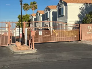 Photo #1: 2626909 Listing 