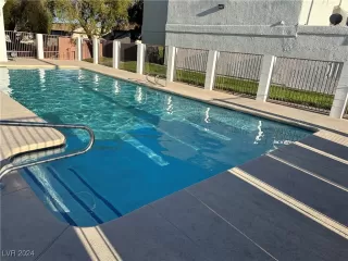 Photo #3: 2626909 Listing 