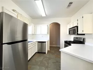 Photo #6: 2626918 Listing 