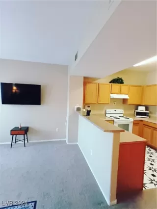 Photo #4: 2626919 Listing