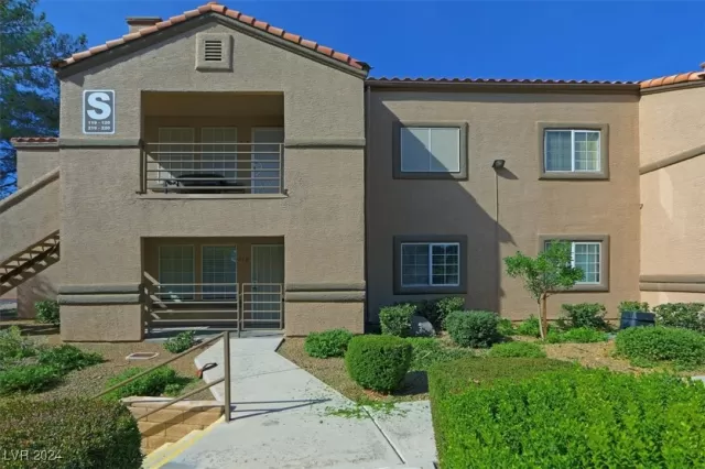 MLS: 2626962 Condo For Sale