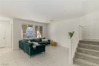 Photo #3: 2627001 Listing