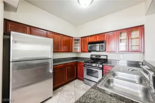 Photo #3: 2627010 Listing 